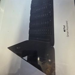 Both Apple Ipad Smart Keyboard + Apple pencil for $110