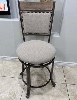 Powell Terran Counter Stool – Like New