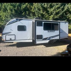 Sunset Trail 27ft Couples Room Plus Bunk House In Back For Kids 
