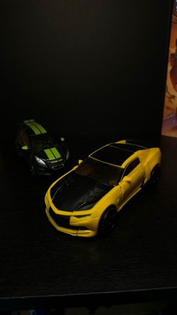 Transformers bumblebee and skids