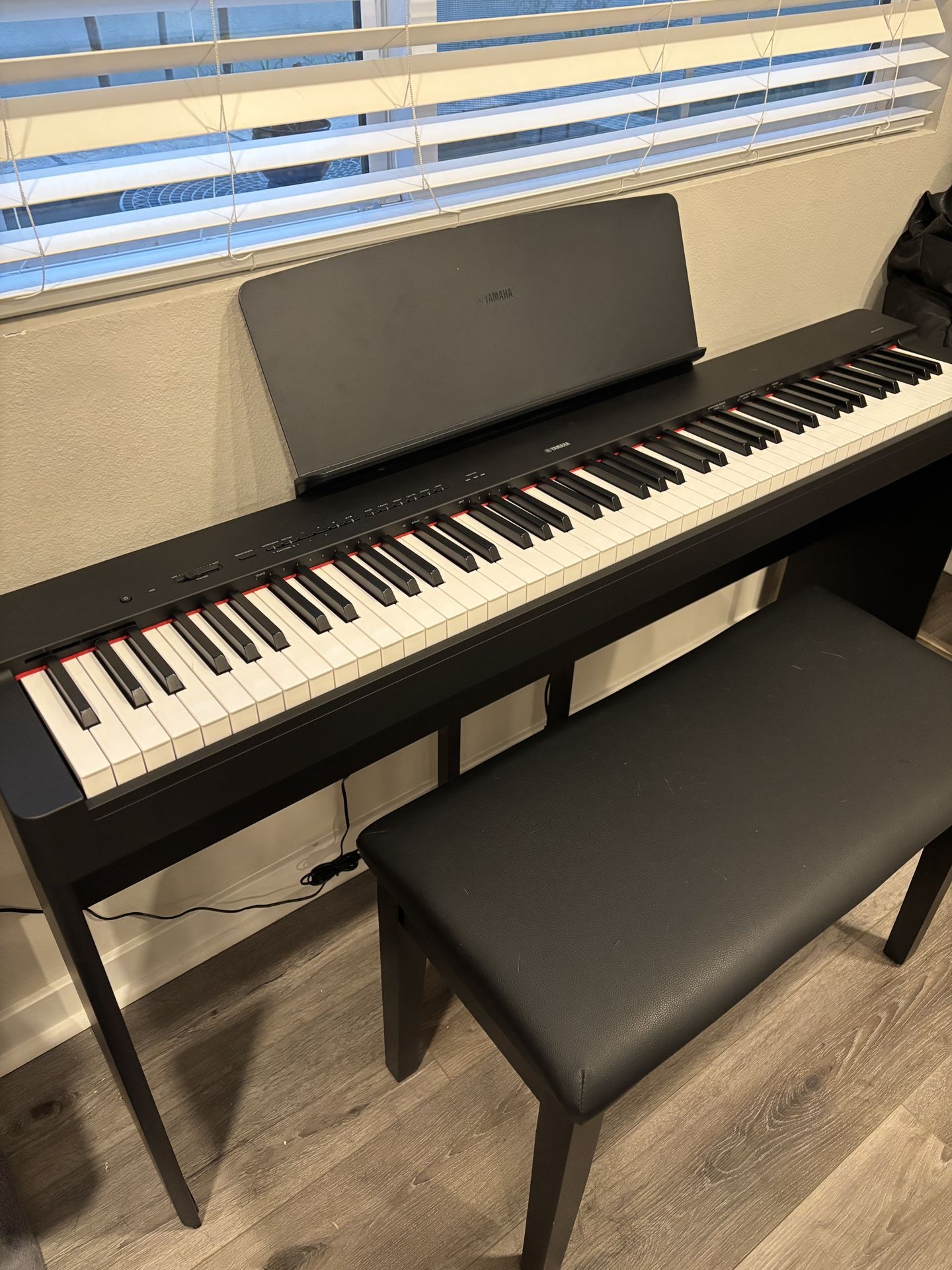 Yamaha P225 Piano