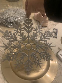 Huge Snow Flakes 24 Total Take All One Price 