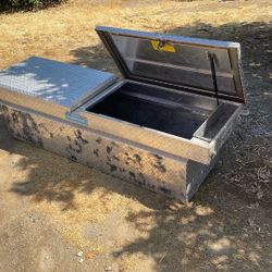 Cross Bed Toolbox 