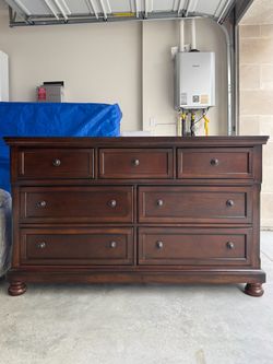 Ashley Furniture Porter 7-Drawer Dresser – Rustic Brown