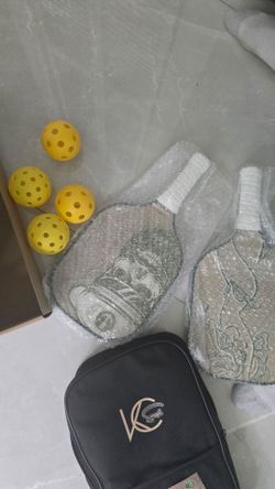 Pickleball Paddles Set of 2,  Pickleball Paddle Set, Pickle Ball Rackets with 4 Pickleballs and Carry Bag