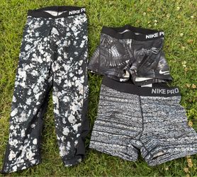 Women’s small Nike bundle $25 for all