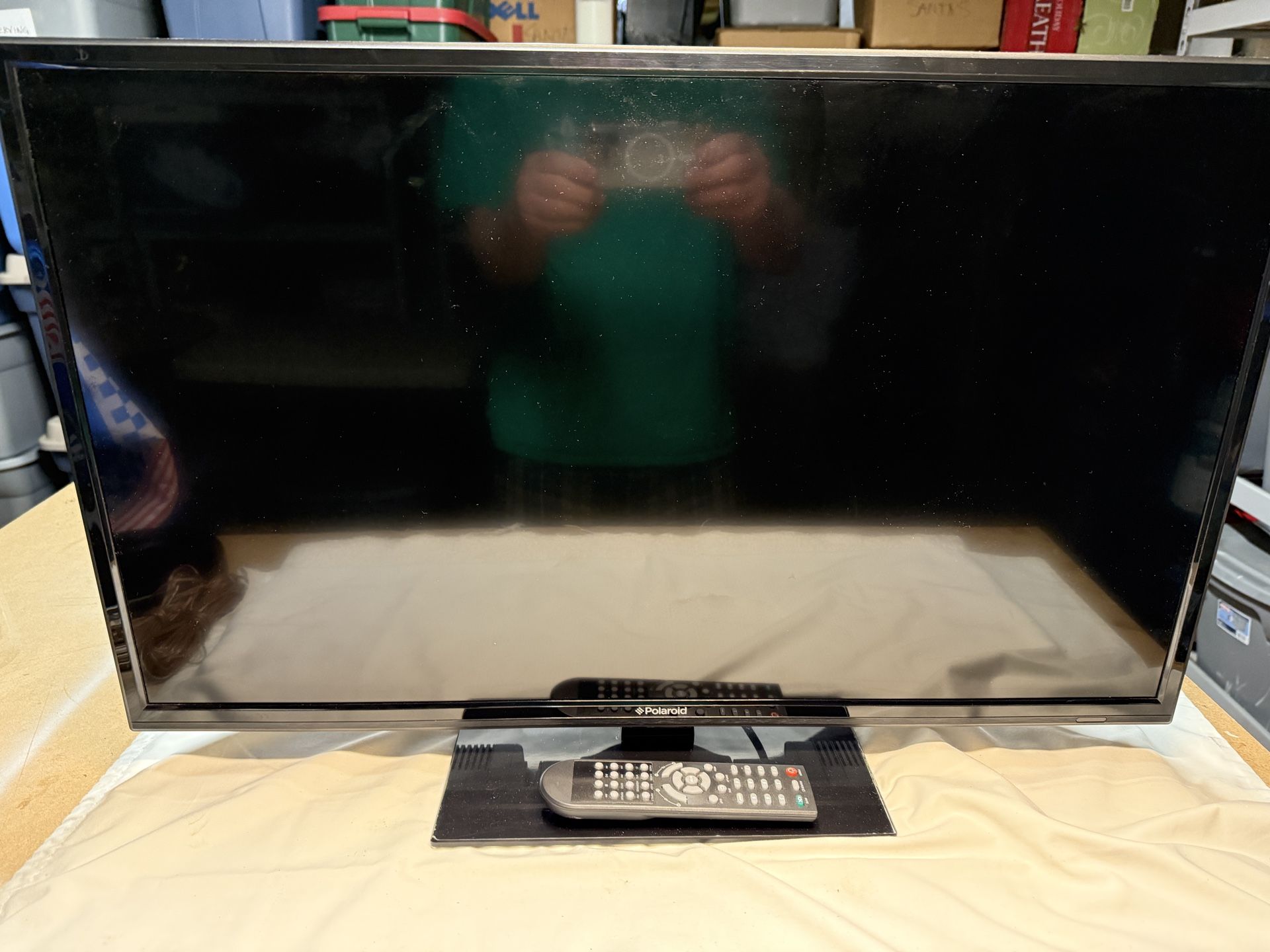 Polaroid 32” Flat Screen TV
