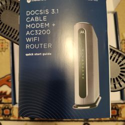 Motorola MG8702 Cable Modem Router.