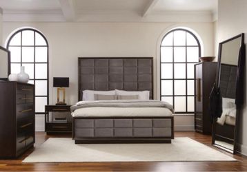 Welsley 5-piece Eastern King Bedroom Set Walnut