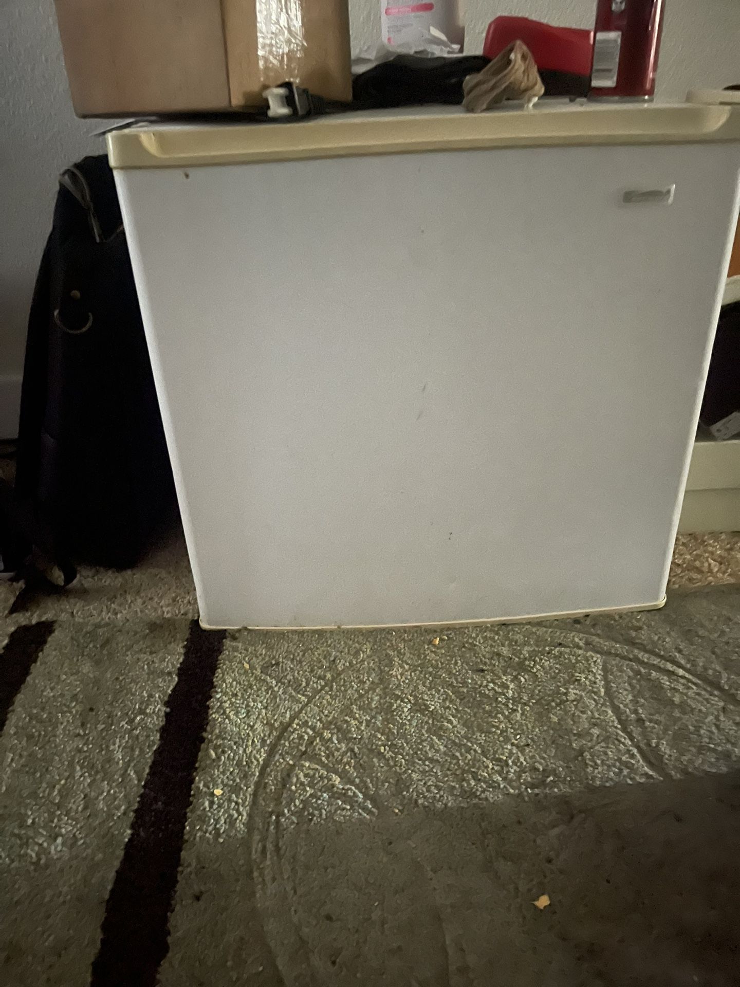 Mini Fridge 