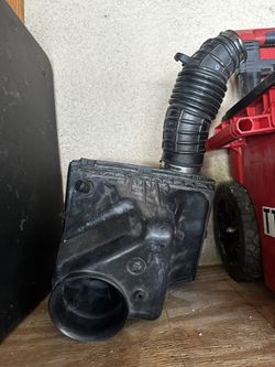 2005-2010 DODGE STOCK AIR INTAKE