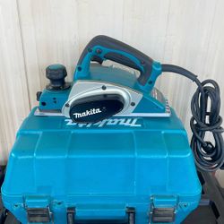 Makita 6.5 Amp 3-1/4 in. Corded Handheld Planer Hard Case