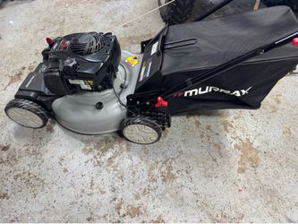 Murray Self Propelled Mower 150cc Engine w/22” Cutting Width And Bagger. Like New