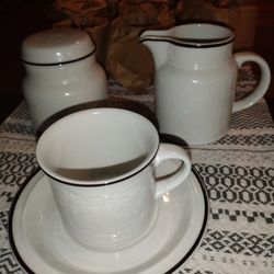 Royal Doulton coffee and tea cups set