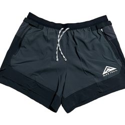 Nike Trail Dri Fit Flex Stride Shorts 5”  Size Large NWT Black