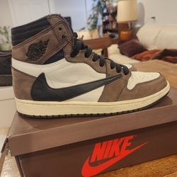 Travis Scott Mocha highs size 9.5