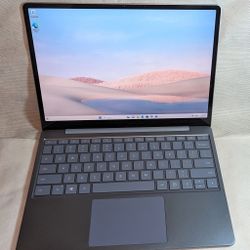 Very Nice MICROSOFT SURFACE GO LAPTOP  WINDOWS 11 TOUCHSCREEN 256GB