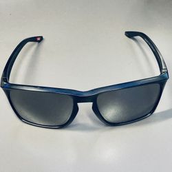 Oakley Sylas OO9 Sunglasses – Premium Lifestyle & Performance Eyewear Brand New – Authentic Oakley Sylas (Standard Fit, Size M) Experience the