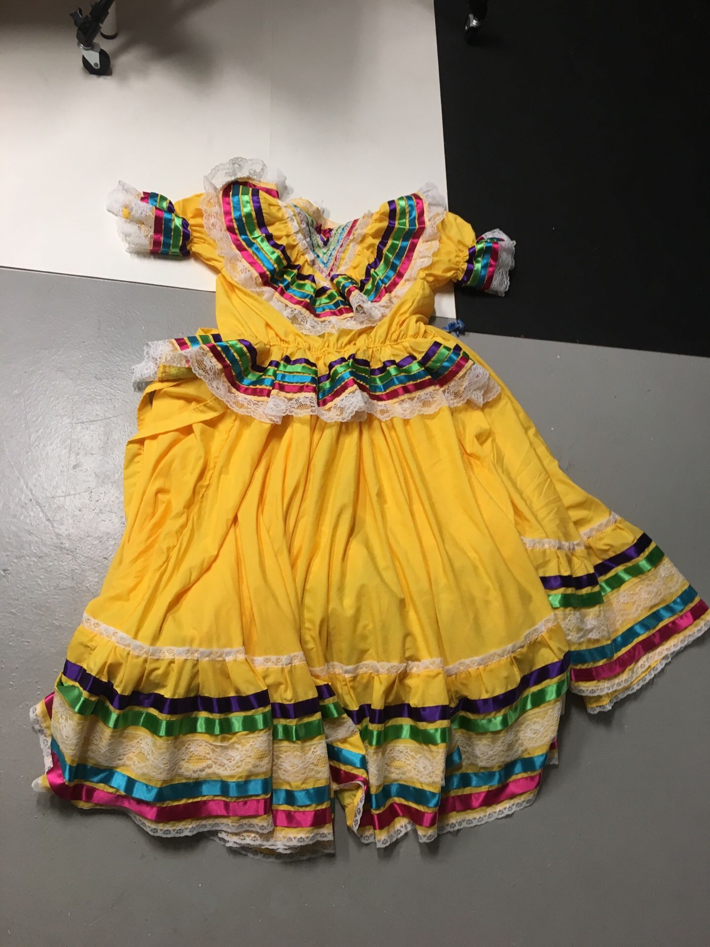 Mexican dancer/ jarabe tapatio dress