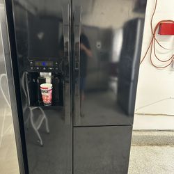 KenMore Side-By-Side Refrigerator