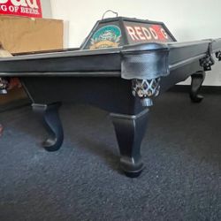 Pool Table 8ft ( Free Delivery & Set Up & New Color Felt Of Your Choice ) 