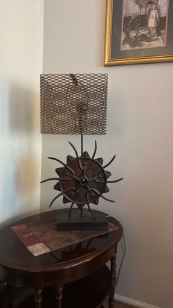 Decorative Vintage Metal Table Lamp – Unique Sunburst Design