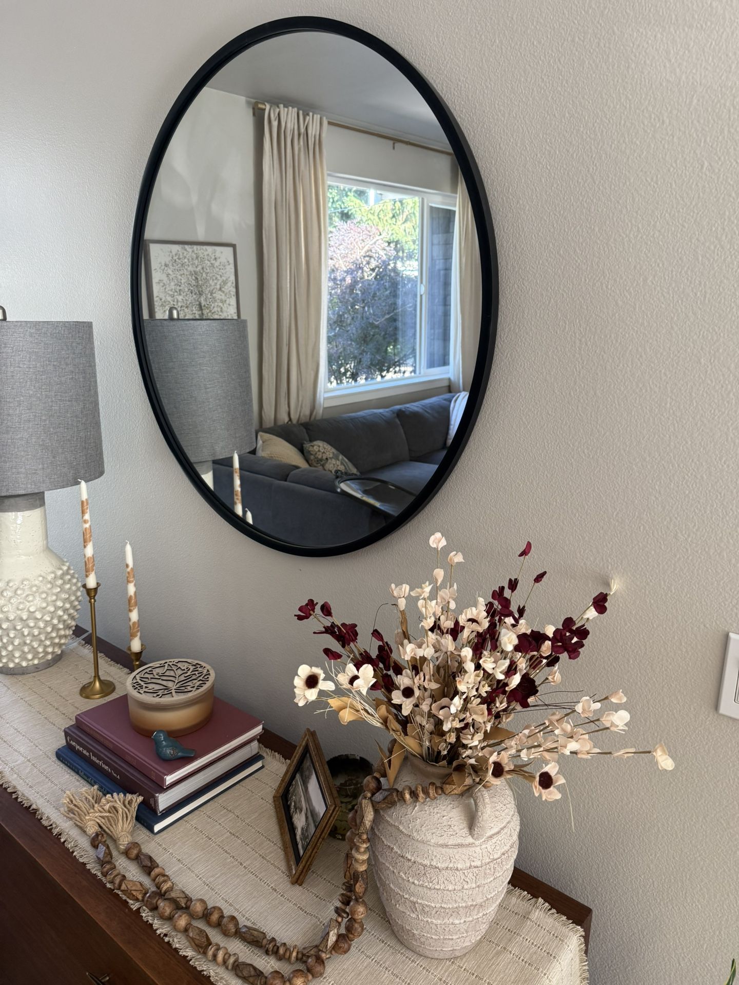 Round mirror
