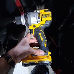 Dewalt Xr 1/2 Hammer Deill Dcd1007 With 4AH 20v XR Battery 
