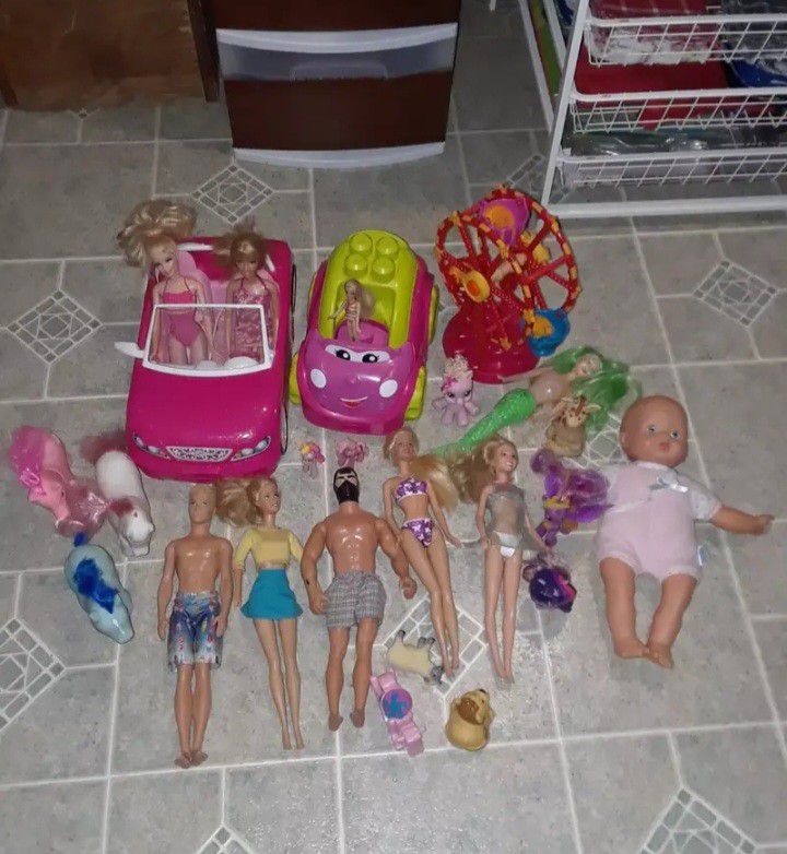 Lots Of Girls Toys Dolls & More 90. For All 