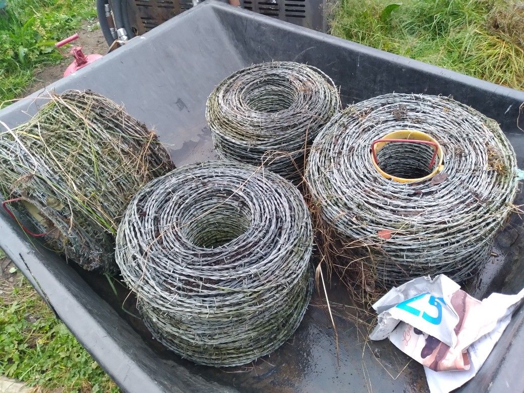 6 Barbwire Rolls