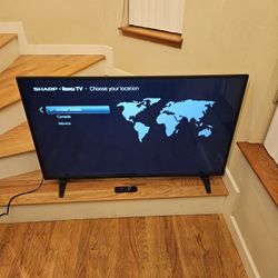 New Cond SHARP 45 INCHES TV  , REMOTE CONTROL  , WORKS EXCELLENT. $90