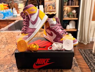 Nike Air Jordan 1 Retro High OG Brotherhood