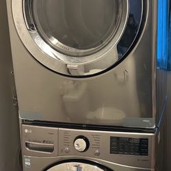 LG Washer and dryer combo