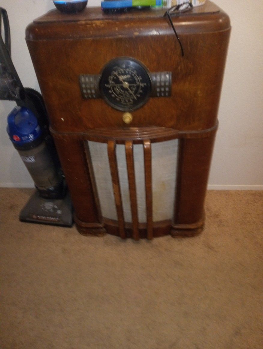 Music Speaker Box That Is Blue Tooth . Dails Does Not Work . st