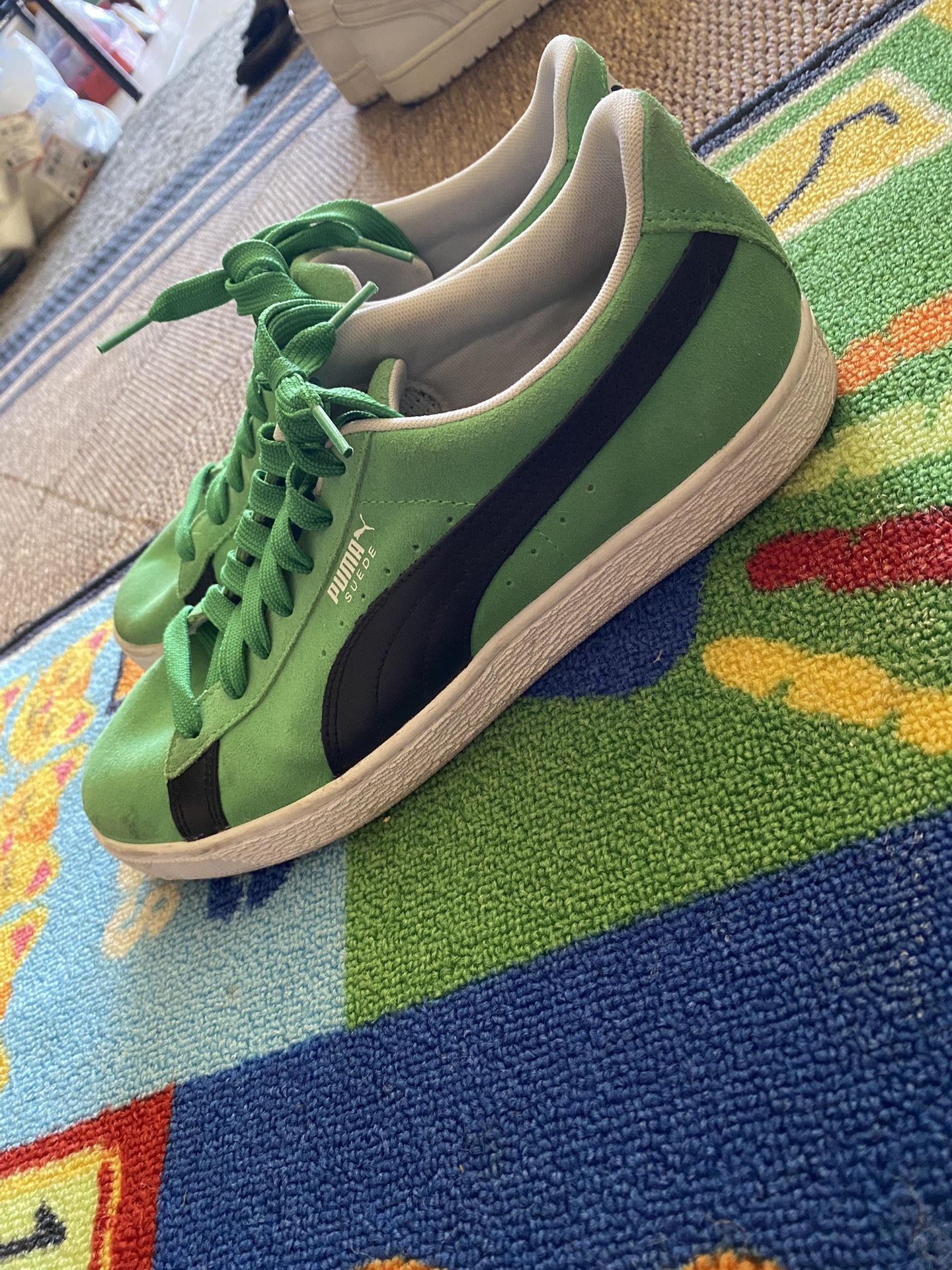 Suede Pumas