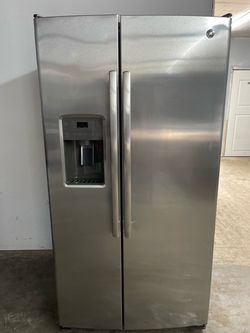 GE Stainless Refrigerator ‼️60 Day Warranty‼️