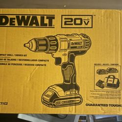 DEWALT Compact Drill INCLUDES 