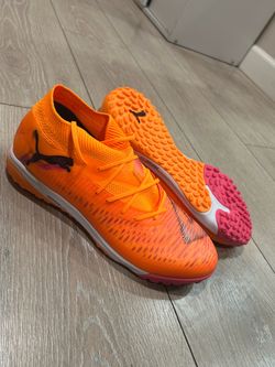 Soccer turf shoes
