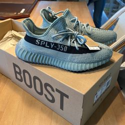 Brand New Yeezy 350 V2 “Salt” Color