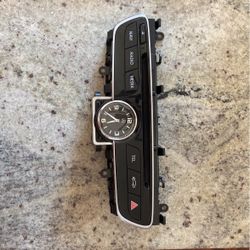 Mercedes Benz Control Module With Analog Watch 2015 C300 C400 S550 A2228270300