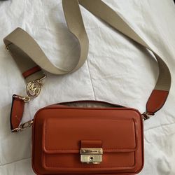 New Michael Kors Purse 