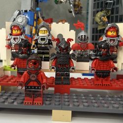 Lego NEXO Knights Mini Figures Set/bundle