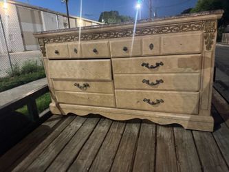 Dresser