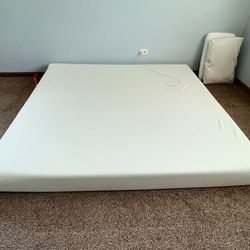 Zinus King Size 10”  Memory Foam Mattress 