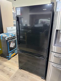 Amana 33" 22.1 Cu. ft Bottom Freezer Refrigerator with EasyFreezer Pull-Out Drawer ABB2224BRB