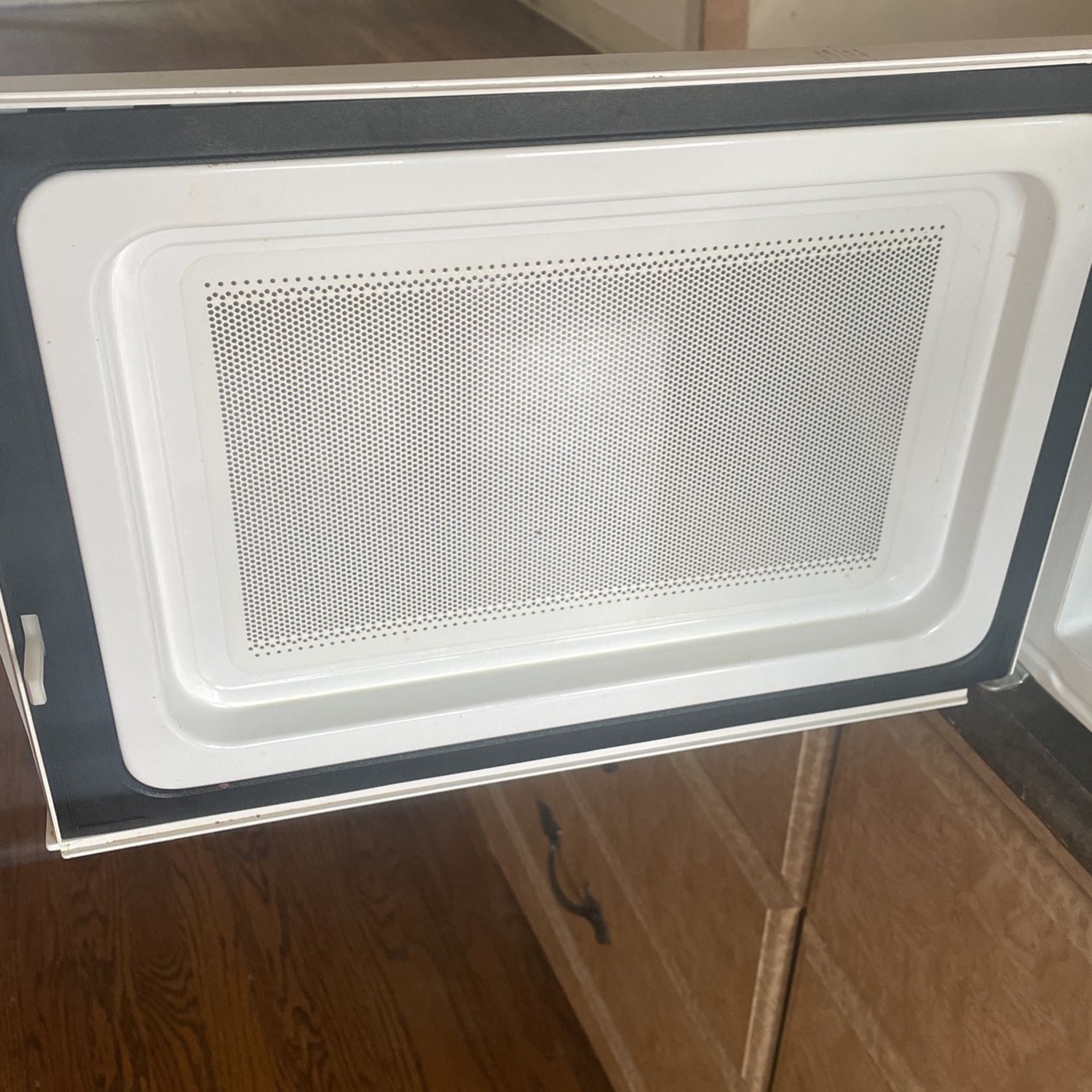 CHEAP Criterion microwave $27 for Sale in Chicago, IL - OfferUp