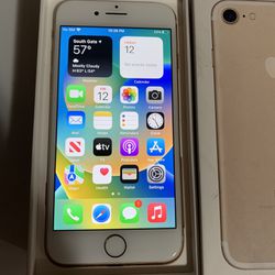 iPhone 8 gold- 64 unlocked T-Mobile AT&T metro telcel and more like new works perfectly don’t have scratches   iPhone 8 color gold 64 gb- unlocked fun