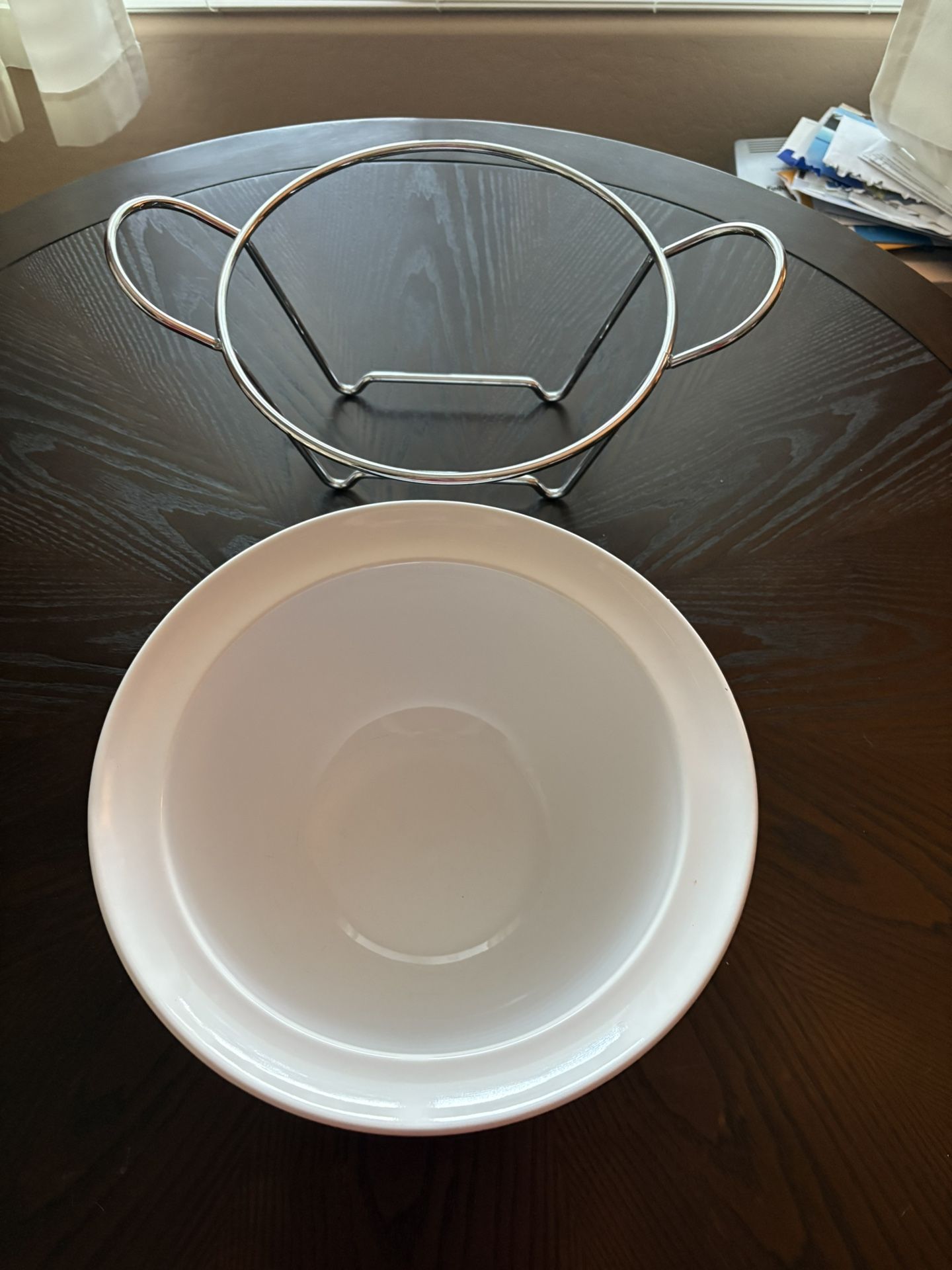 Serving Bowl With Rack