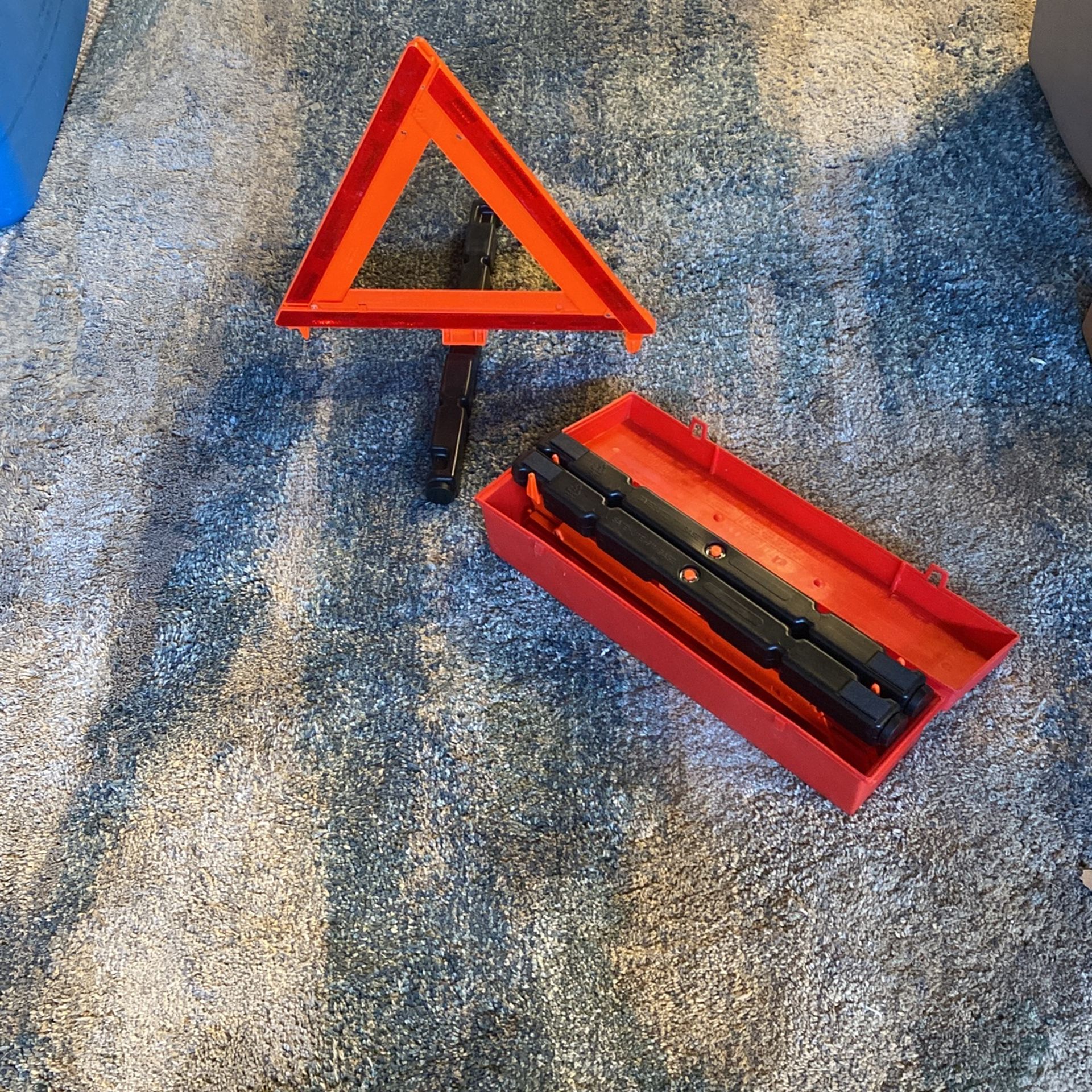 Folding Reflective Warning Triangle 3 In Case