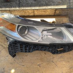 2009,2010,2011 Acura Tl Passenger Side Headlight 
